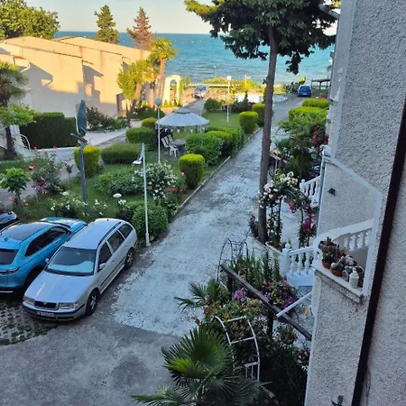 бавария Apartament *